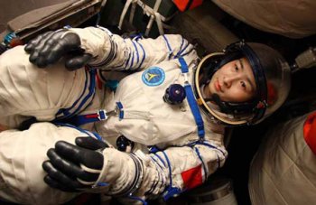 千万元一套的定做工作服到底神贵在哪里