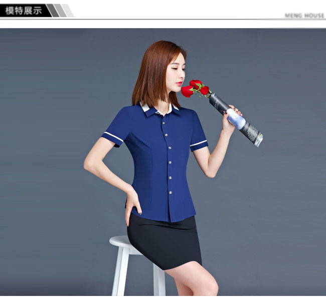 蓝色嵌白边时尚女衬衫定制模特效果图