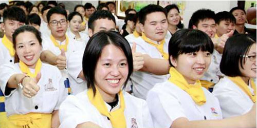 刘科元烘培培训学校学员服装
